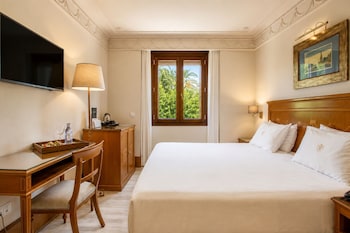 Classic Double or Twin Room, City View