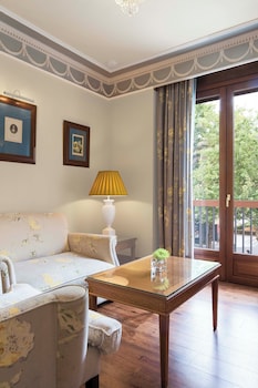 Deluxe Double or Twin Room, City View