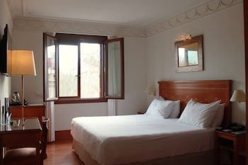 Classic Double or Twin Room, City View