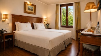 Classic Double or Twin Room, City View