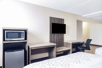 Room, 2 Queen Beds, Non Smoking