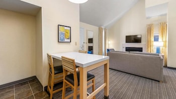 Suite, 2 Bedrooms, Fireplace (Loft)
