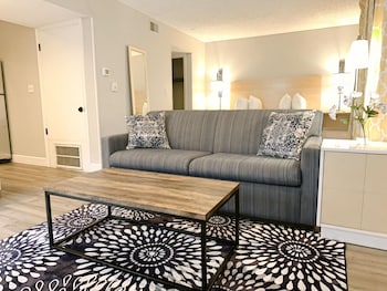 Premium Studio, 1 King Bed