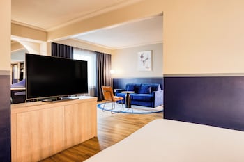Premium Room, 1 King Bed with Sofa bed