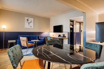 Premium Room, 1 King Bed with Sofa bed