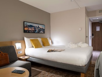 Deluxe Room, 1 Double Bed, Garden View