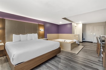Standard Room, 1 King Bed, Non Smoking, Jetted Tub