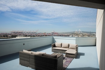 Room, 1 King Bed, Balcony