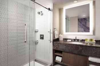Junior Suite, 1 King Bed, Balcony