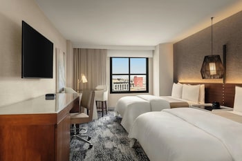 Junior Suite, 2 Queen Beds, Bay View (Balcony)