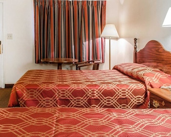 Standard Room, 2 Double Beds, Non Smoking