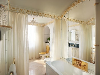 Suite, Terrace (Oliver Messel)