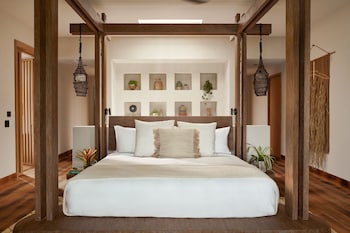 MAKANA PENTHOUSE