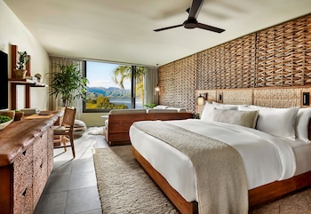 Ocean View Lounge King