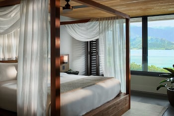 Pu'u Poa Ocean Loft Suite