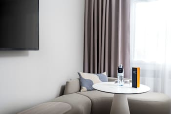 Standard Room, 2 Twin Beds (Bath/Shower Combo)