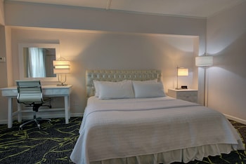 Suite, 1 King Bed (Oyster Bay)