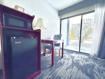 Room, 2 Double Beds, Non Smoking (Pet Friendly)