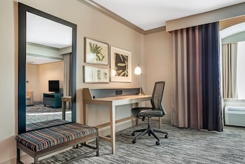 Suite, 1 King Bed, Non Smoking (Exterior Corridor)