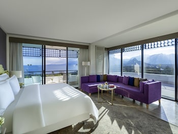 Deluxe Terrace Suite, Sea View, King Bed, Two Sofas