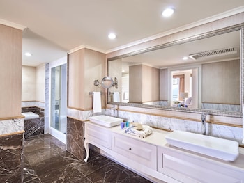 Suite, 1 King Bed