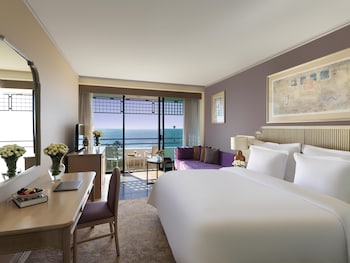 Comfort Room, 1 Double Bed with Sofa bed, City View