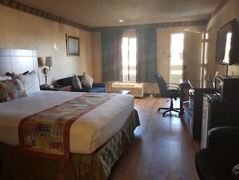 Suite, 1 King Bed, Non Smoking