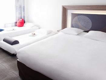 Superior Room, 1 Queen Bed with Sofa bed (Premium)