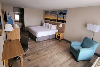 Standard Room, 1 King Bed