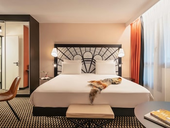 Family Suite - 1 King Size Bed and 1 Sofa Bed - Superior Floor