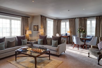 Signature Suite, 1 King Bed with Sofa bed, Balcony, City View