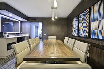 Suite, Multiple Beds, Microwave
