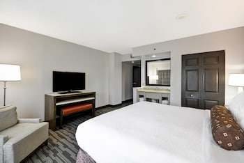 Suite, Multiple Beds, Microwave