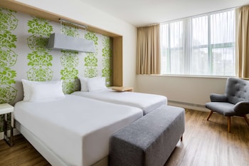 Superior Room (Extra Bed 2 adults + 1 child)