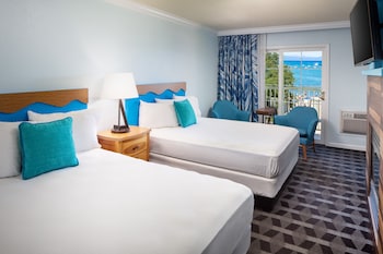 Deluxe Room, 2 Queen Beds, Partial Lake View