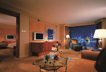 Premier Harbour View Suite King