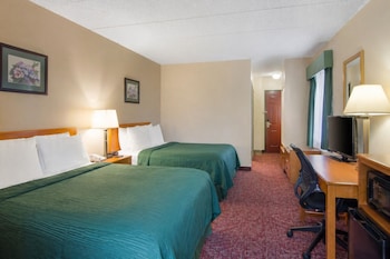 Room, 2 Queen Beds, Non Smoking