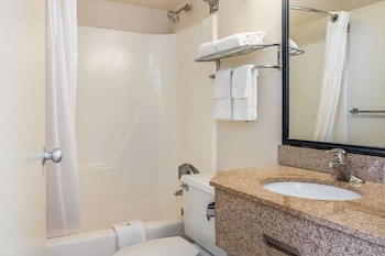 Suite, 1 King Bed, Accessible, Non Smoking