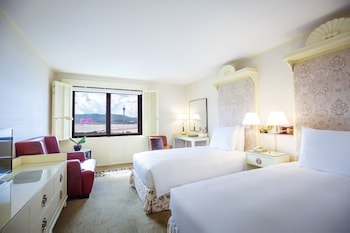 Harbour View Twin Room (With Breakfast)