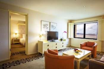 Superior Suite (With Breakfast)