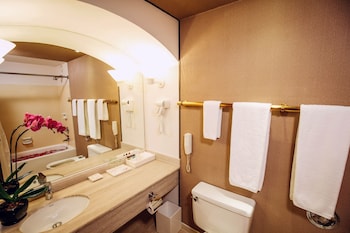 Deluxe Suite (With Breakfast)