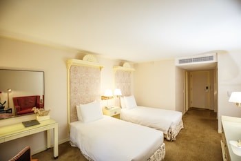 Harbour View Twin Room (With Breakfast)