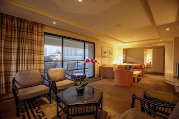 Deluxe Suite (With Breakfast)