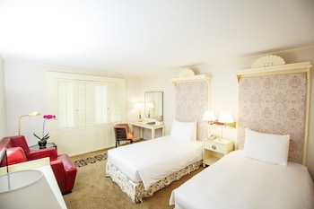 Harbour View Twin Room (With Breakfast)