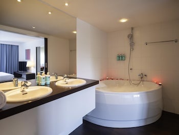 Suite, 1 King Bed