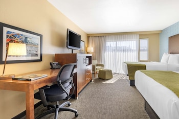 Standard Room, 2 Double Beds, Balcony, Partial Ocean View