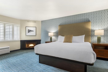 Standard Room, 1 King Bed, Non Smoking, Fireplace