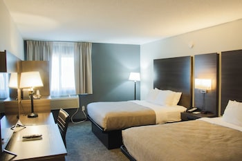 2 Queen Beds, Accessible, Microwave, Refrigerator, Tub, Non Smoking.