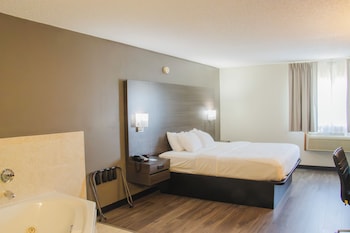 1 King Bed, JACUZZI, Microwave, Refrigerator, Non Smoking