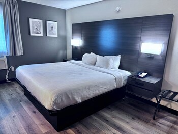 Suite, 1 King Bed, Non Smoking (Upgrade)